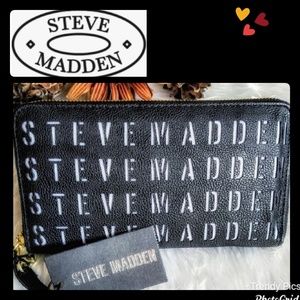 Steve Madden Black Zip Around Clutch, NWT